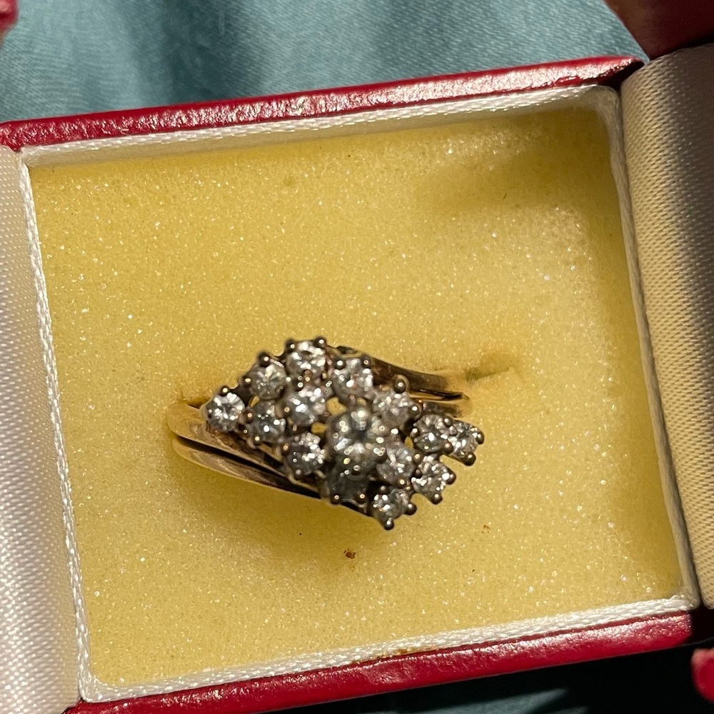 Intricate Silver Floral-Inspired Ring with Sparkling Diamonds